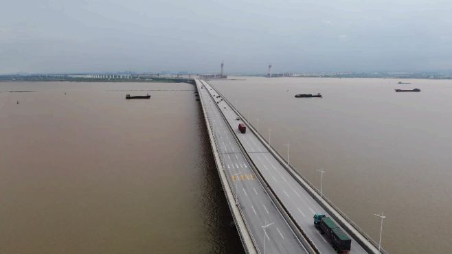 航拍广州凫洲大桥,震撼