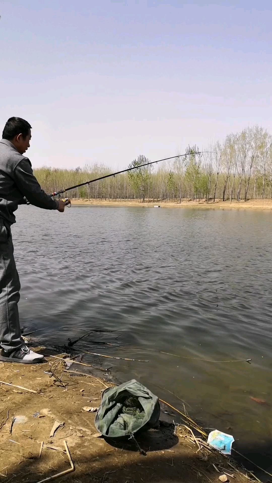 海竿钓鲫鱼,大才小用了!