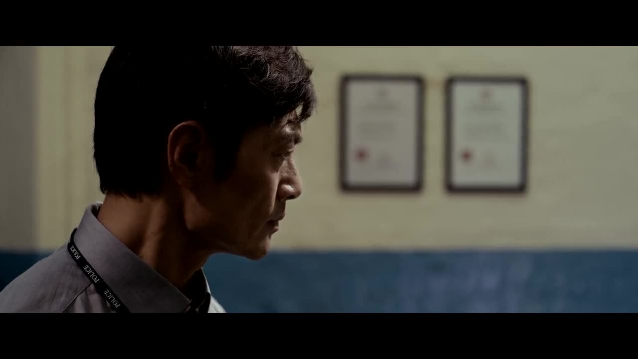 黑白迷宫春哥早期经典片段这窃听器安装的位置厉害了