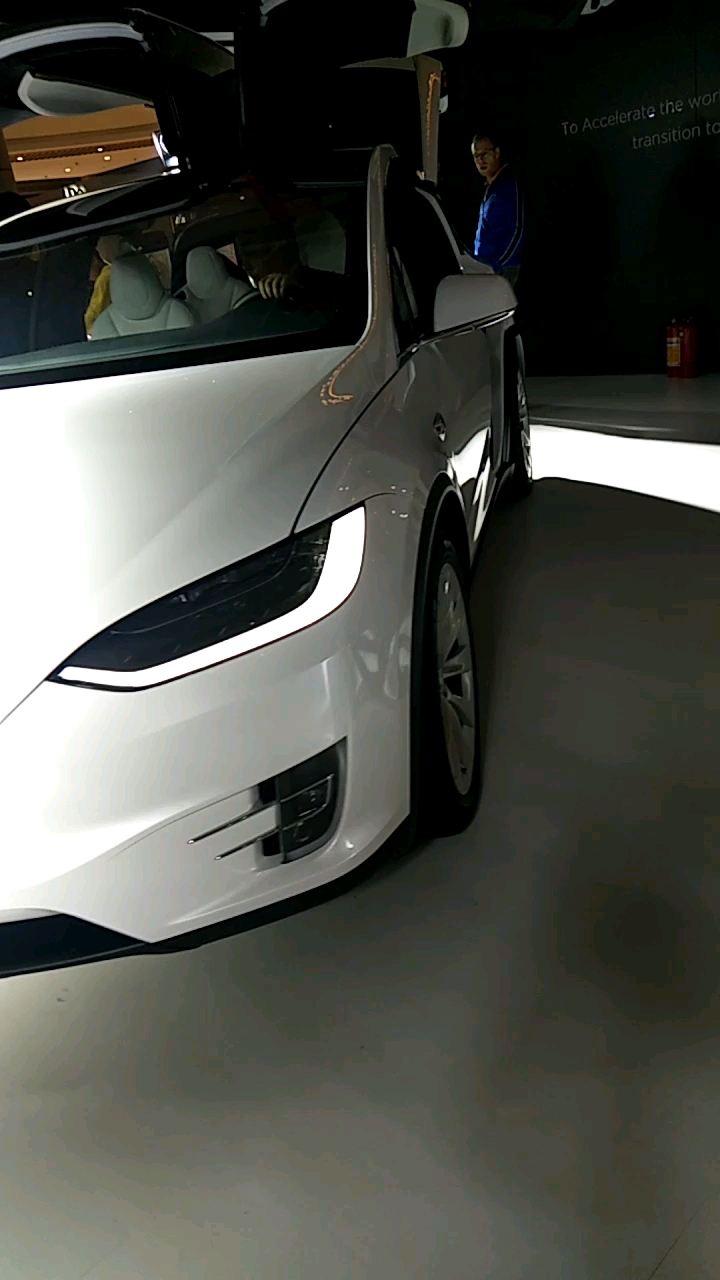 蝴蝶门特斯拉,关注我关注全民小视频!