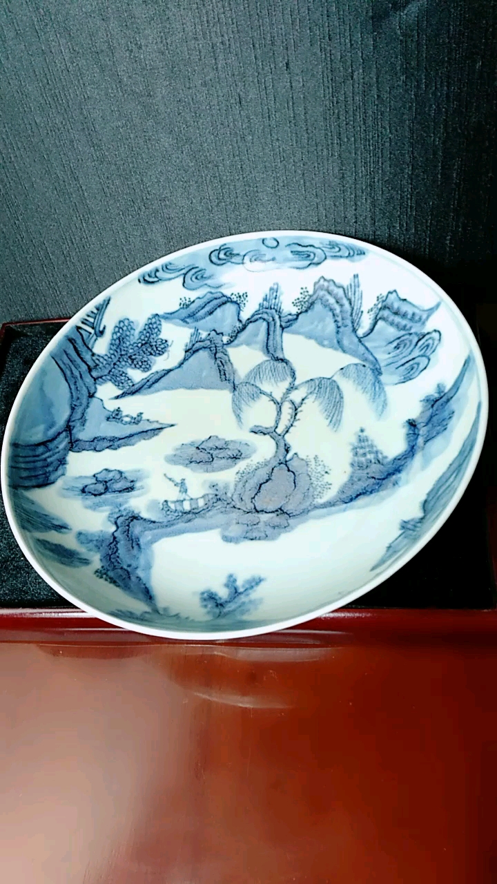 明代 青花人物山水大盘,器物完整无缺,青花釉色亮丽,包浆自然,包老到