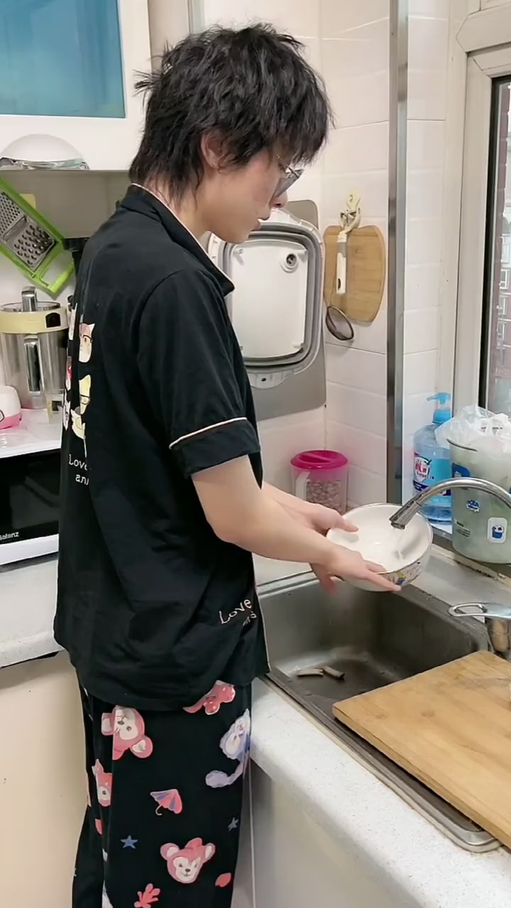 樱九yoki会做家务的小姐姐谁不迷糊