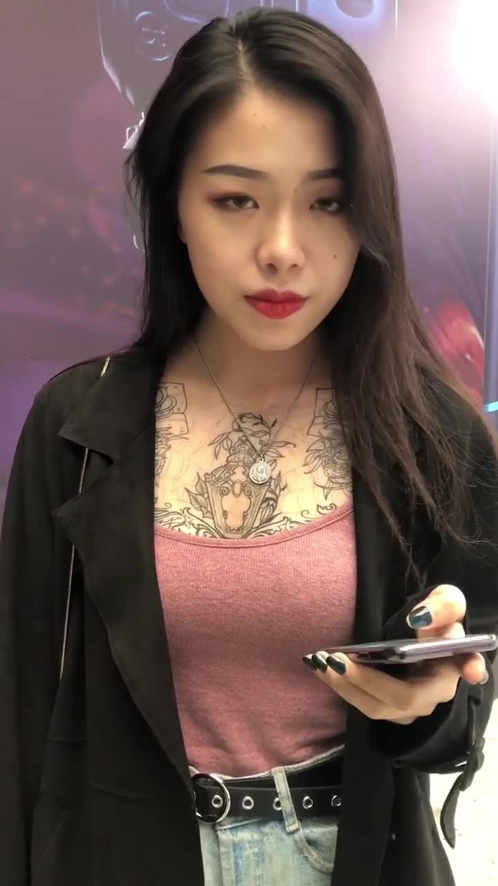 纹身纹身小姐姐能不能刷到就靠你们了.