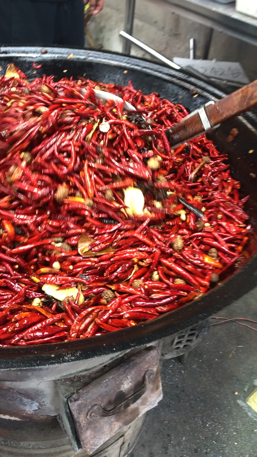 板面里的辣椒?比牛肉好吃.