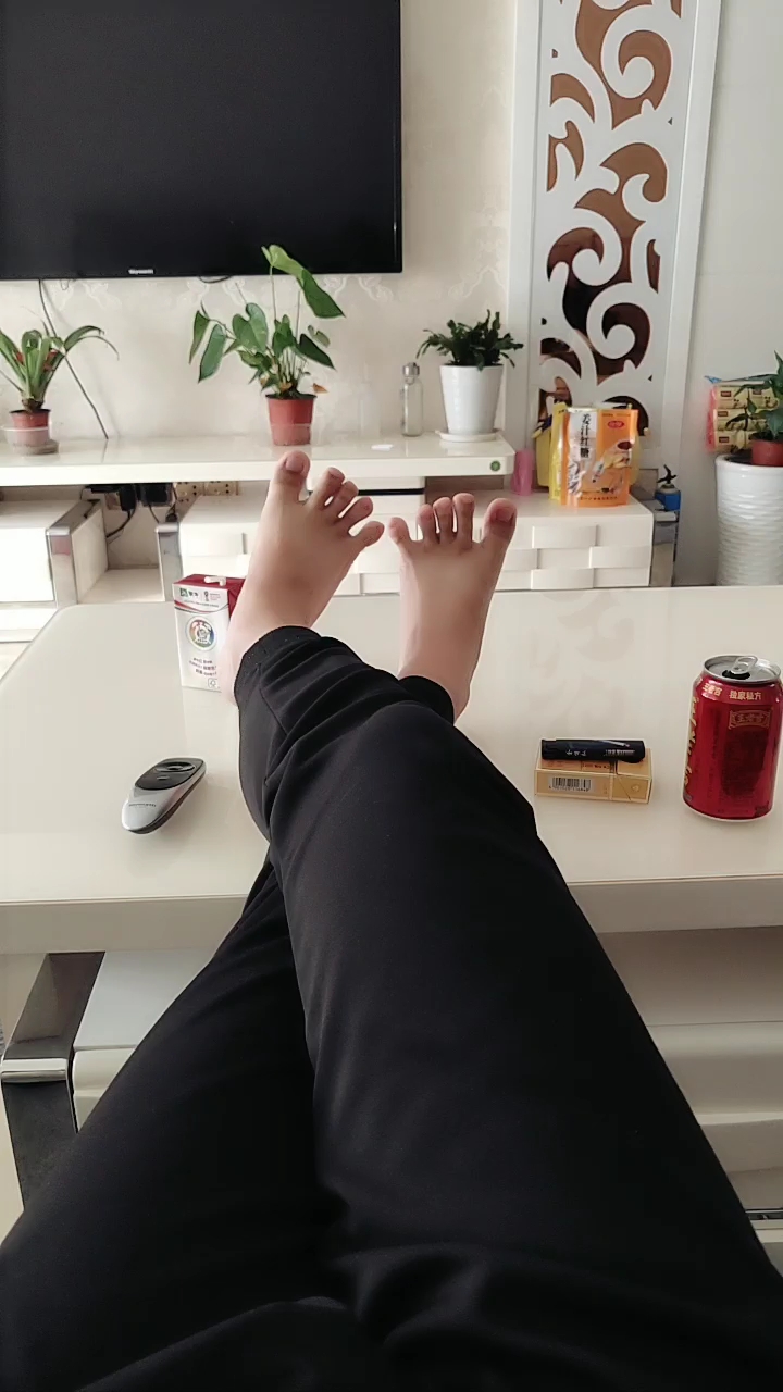 有见过这么灵活的脚趾吗