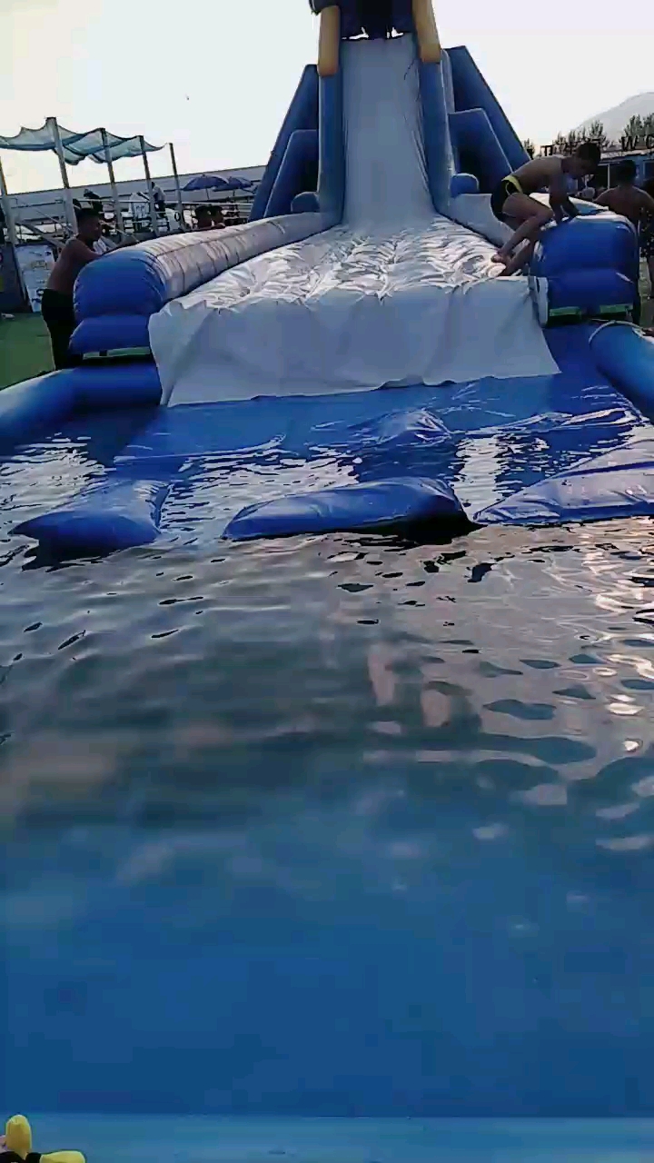 抗暑大作战#滑溜溜呀不受控制了,很受欢迎啊