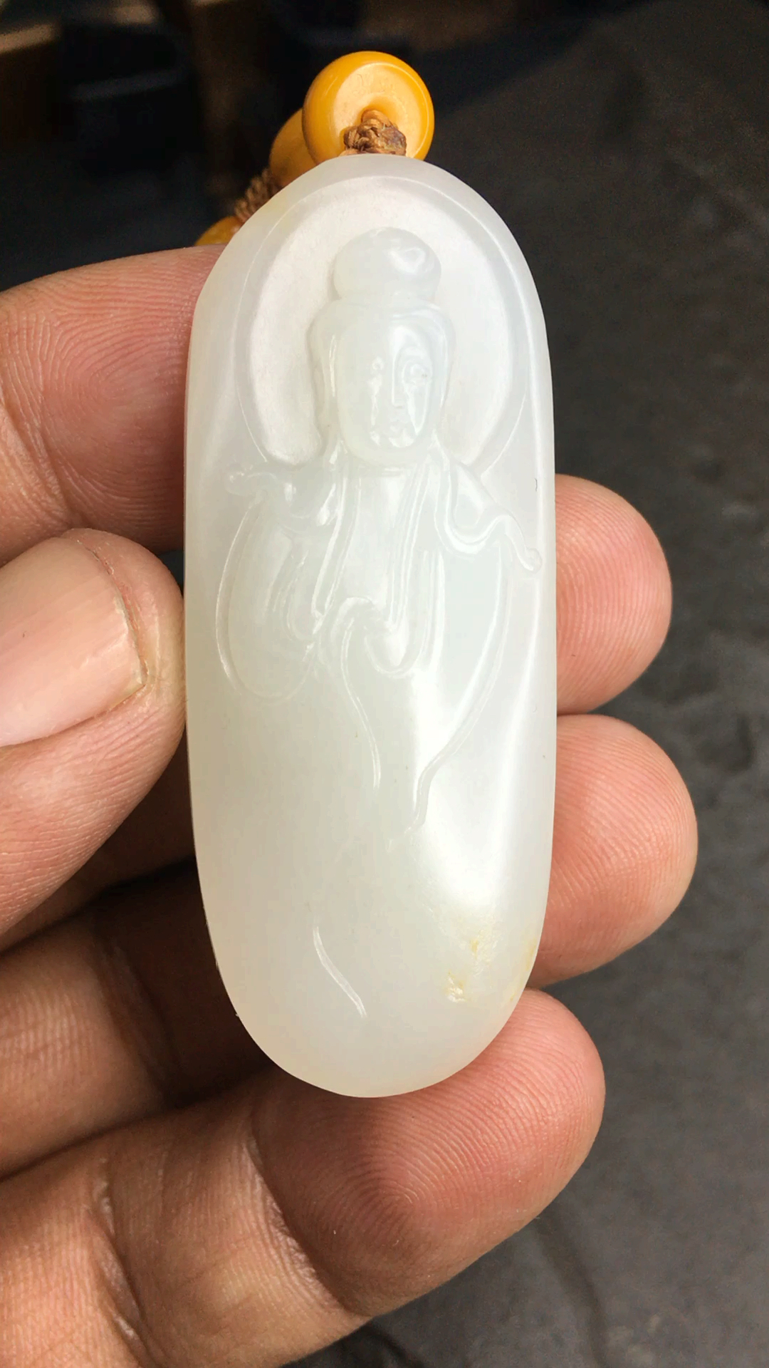 新疆和田玉籽料观音