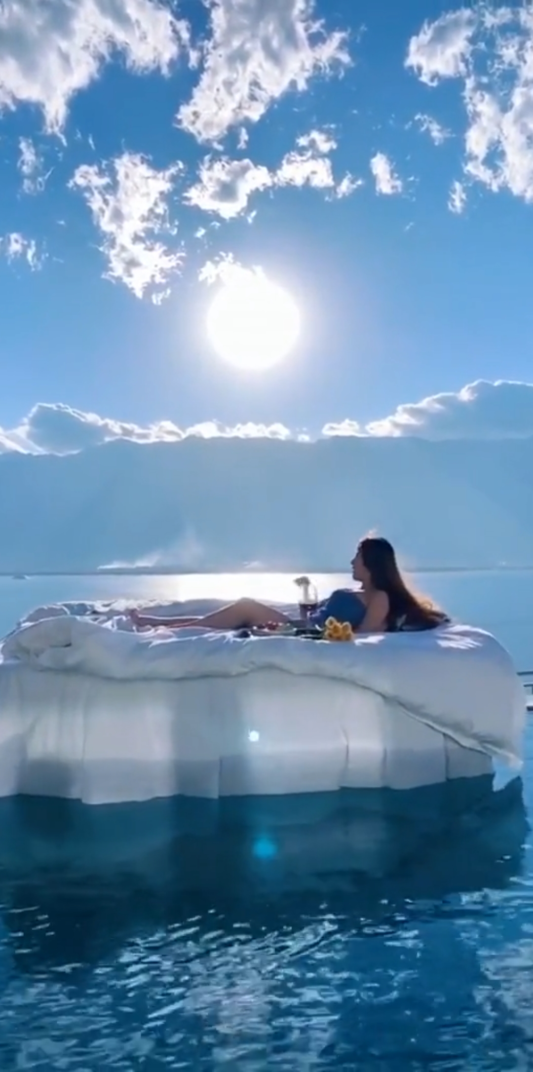 美腿女神#性感女神在这样的地方睡觉.