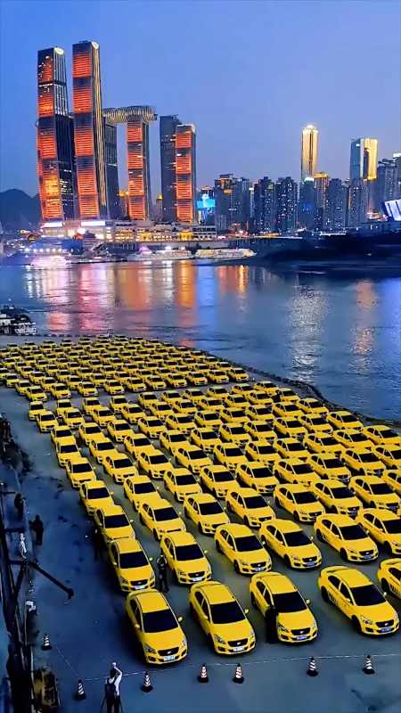 现在晓得为什么重庆出租车叫做黄色法拉利了撒-度小视