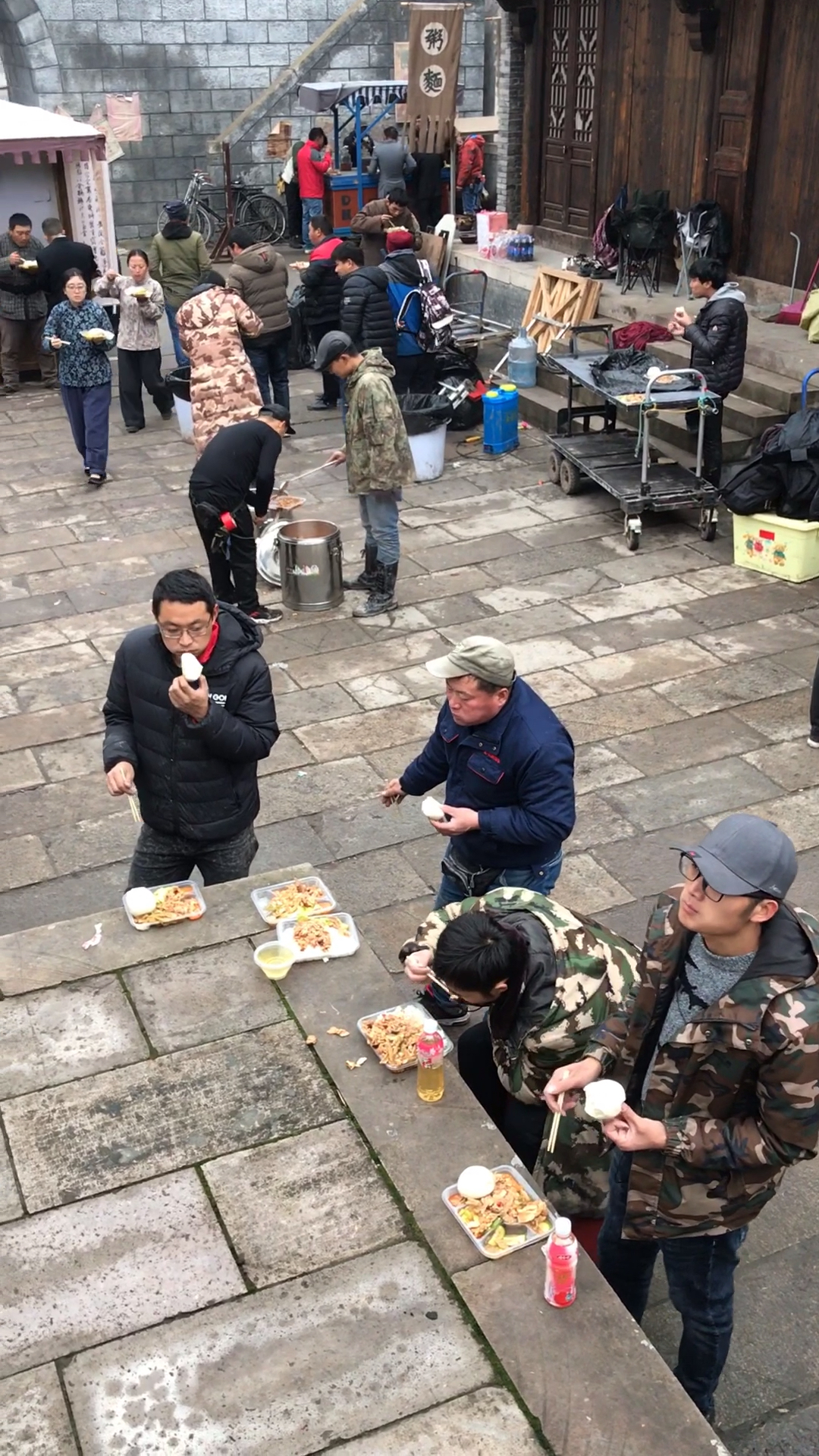 横店群众演员盒饭图片