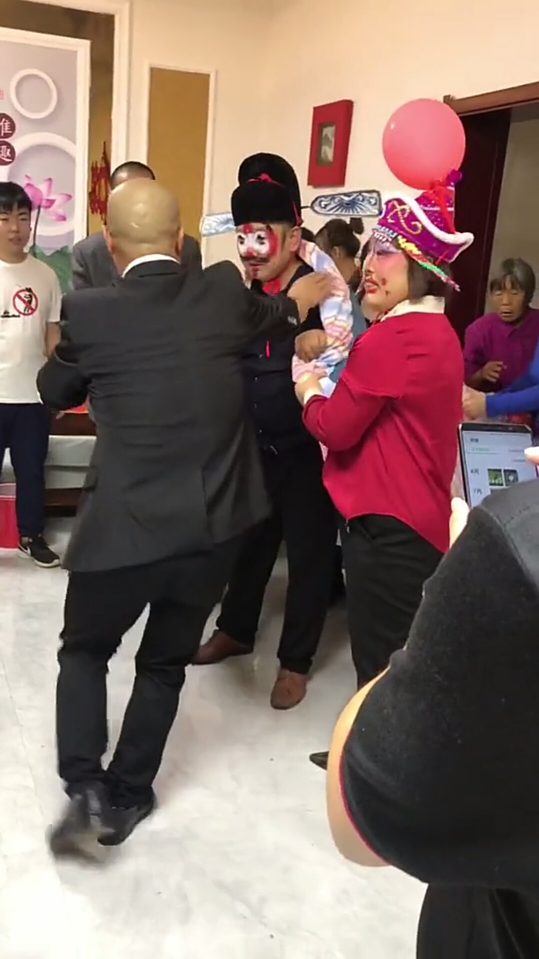 儿子结婚闹公婆