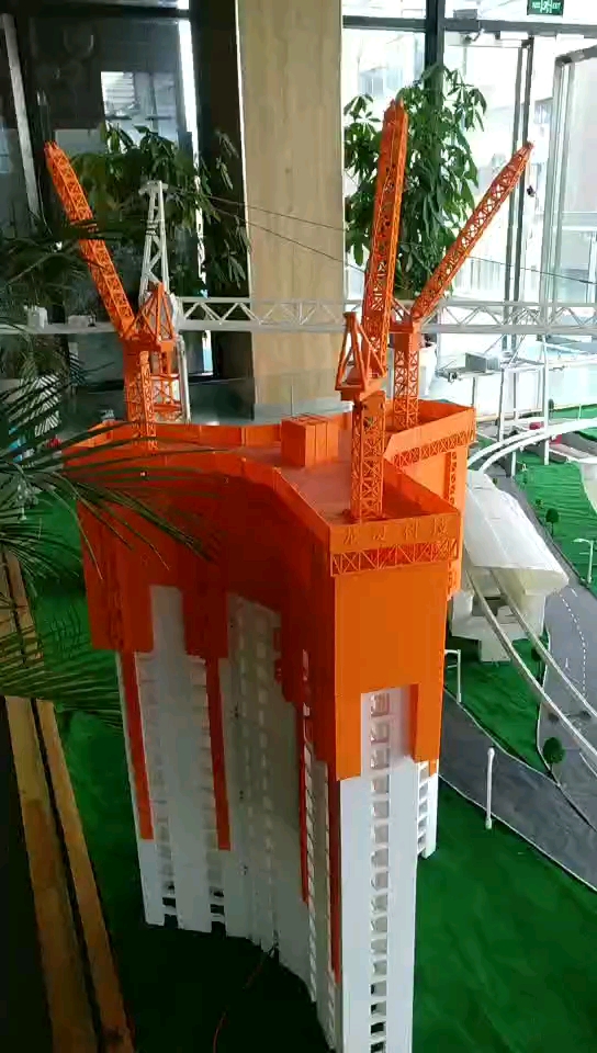 模拟塔吊,关键是还会动