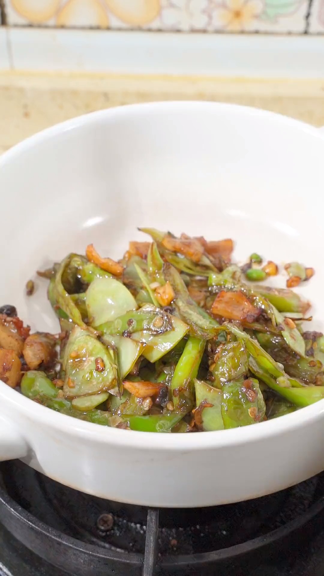 湘菜美食#湖南特色菜擂辣椒炒扁豆 小时候奶奶常给我们做的一道菜