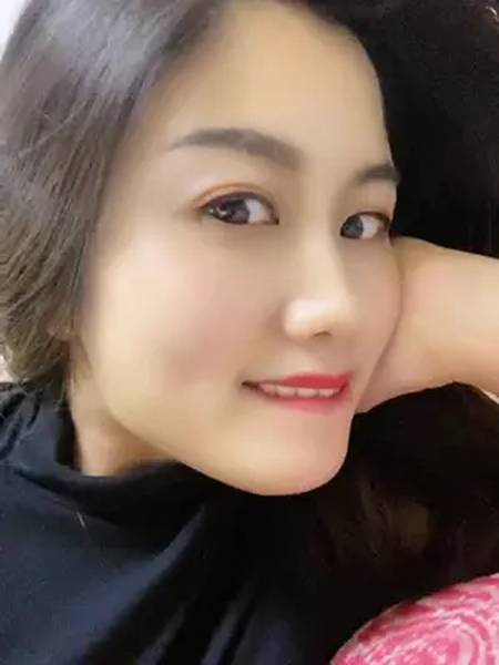 这个世上能百毒不侵的女人都曾伤痕累累每个自强不息的女人都曾无处可