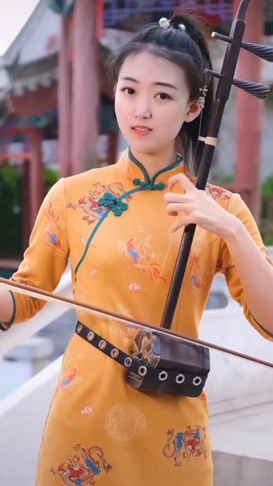 迷惑行为大赏#清纯美女二胡独奏《点歌的人》,长相甜美可爱,旋律婉转