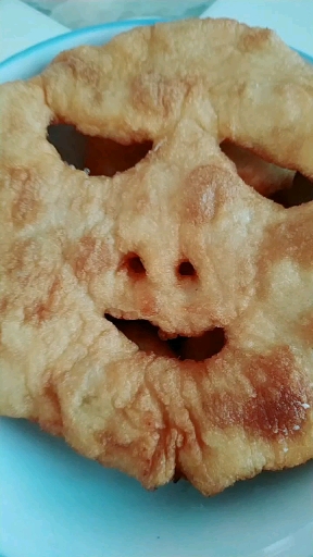 猪肉贵,舍不得吃,用面粉做个猪头吃!