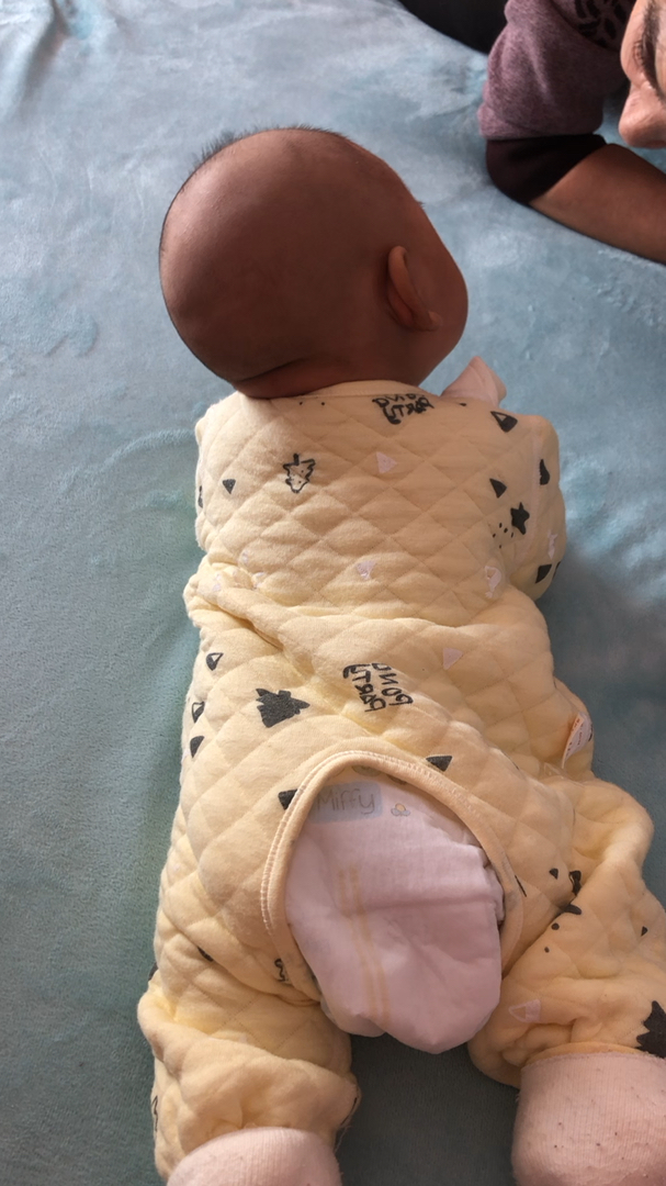 可爱到爆了#2个月宝宝俯卧翻身,我最棒!