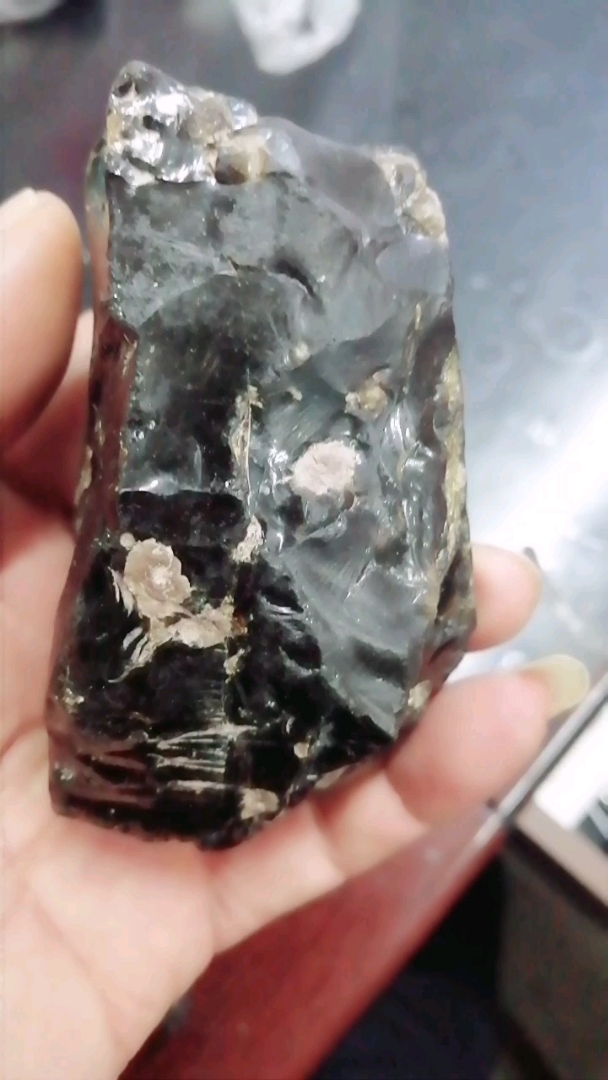 半透明玻璃陨石克价万