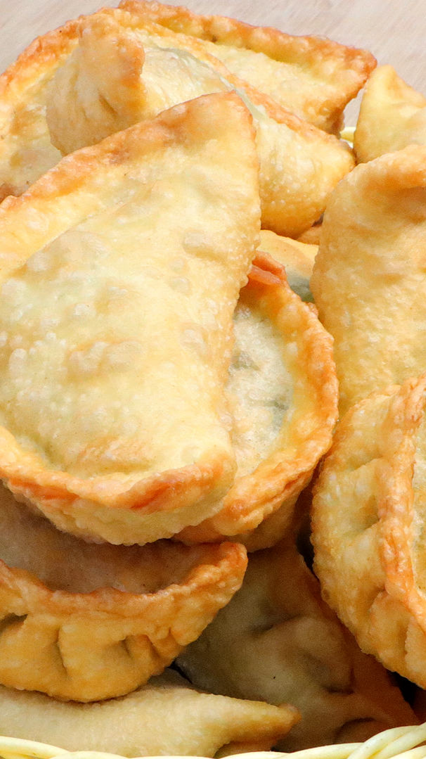 我要上热门#农家炸菜饺学会这样做,再也不用出去买了,外皮酥脆,馅料