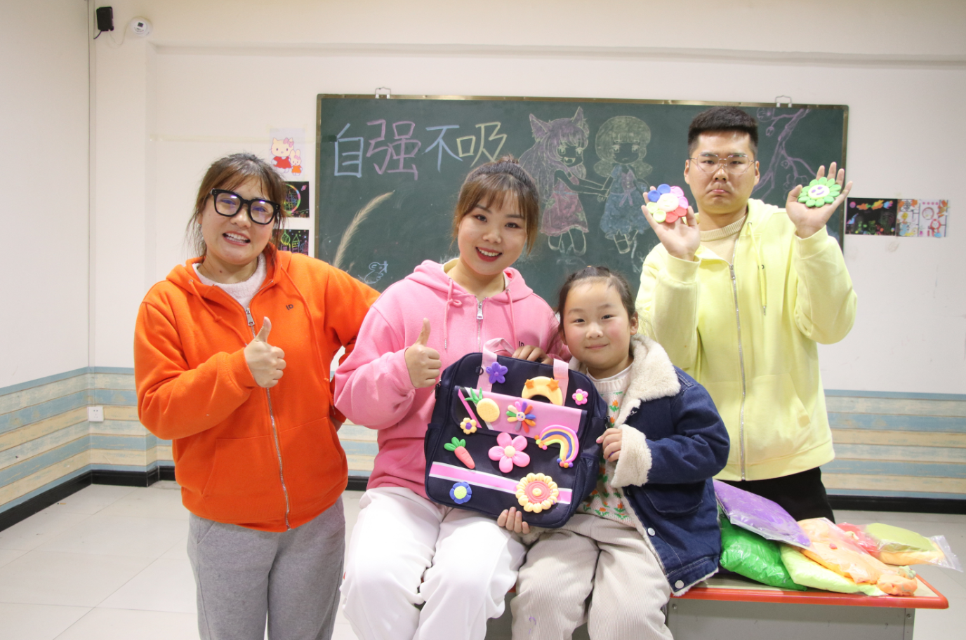 破旧的书包不要扔王小九教你用粘土做装饰品改造比买的还好看