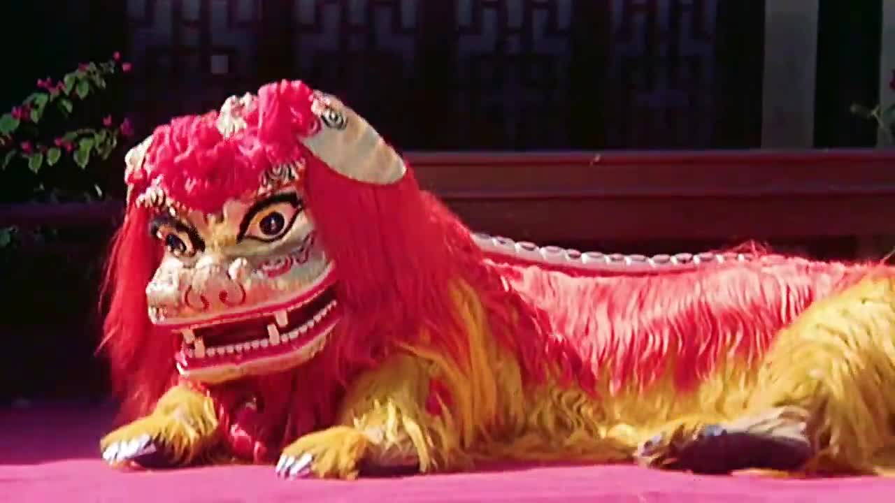 这舞狮太牛了,简直惟妙惟肖!