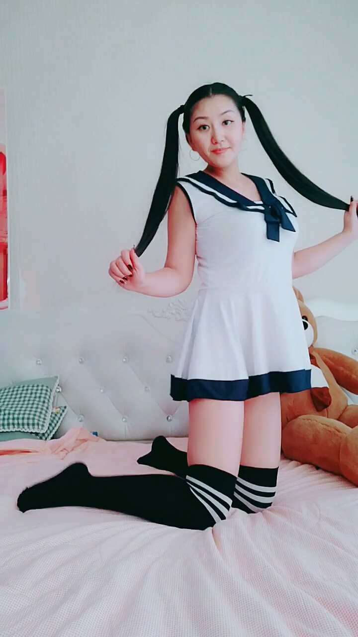 校服妹妹(校服妹妹头型叫什么)