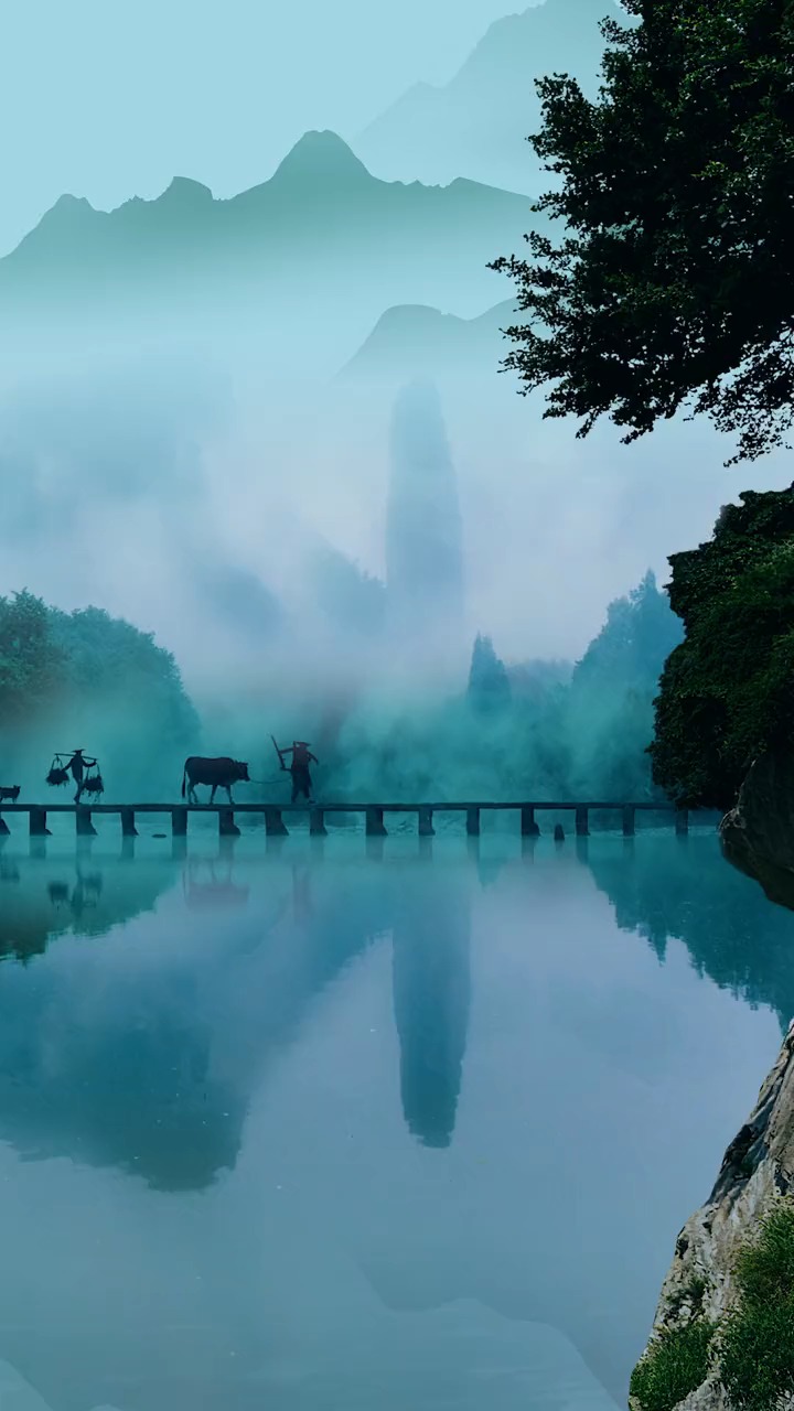半山半水半朦胧,一桥一牛一老翁,本是红尘俗世客,奈何痴贪入画中,人间