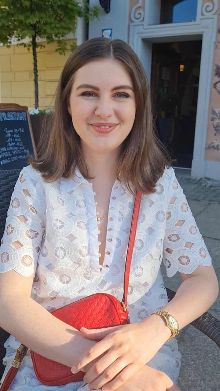 实力单身#这个波兰女孩想找中国老公,有没有哪位中国男士愿意收了她