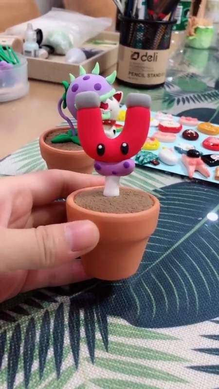 手工制作#今天捏植物大战僵尸里的磁力菇,你们玩过吗-全民小视频