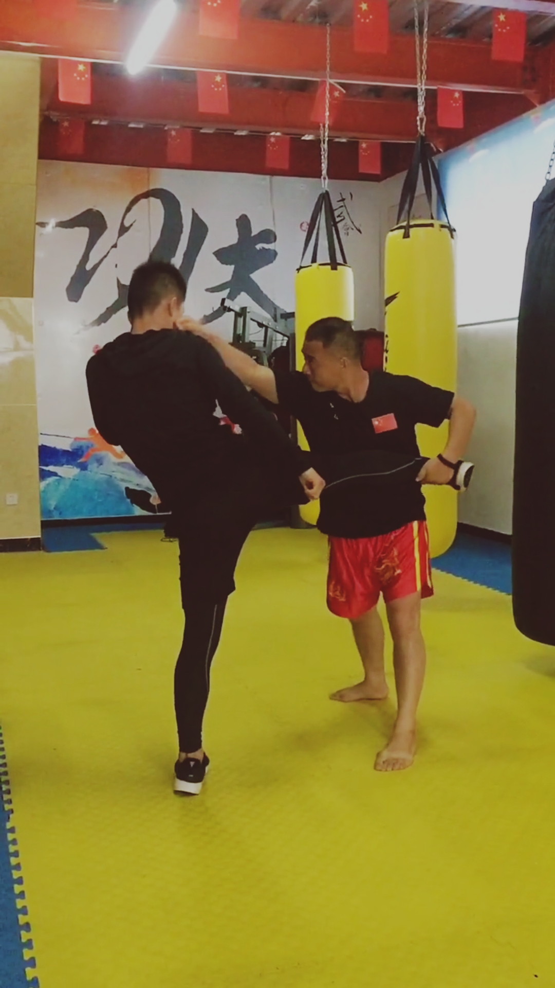 散打接腿摔分享给大家