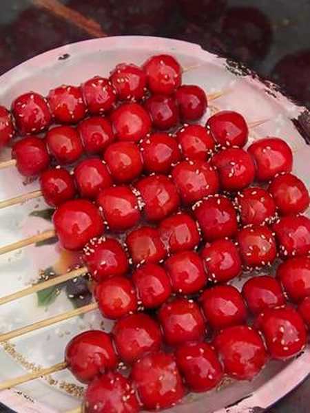 冰糖葫芦来啦山楂丰收季就要变着花样吃猜猜我爸说的啥冰糖葫芦我是