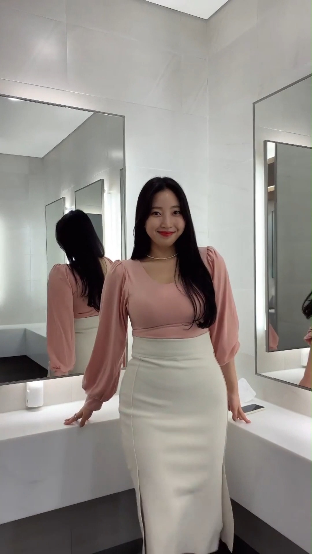 微胖的小姐姐,气质迷人