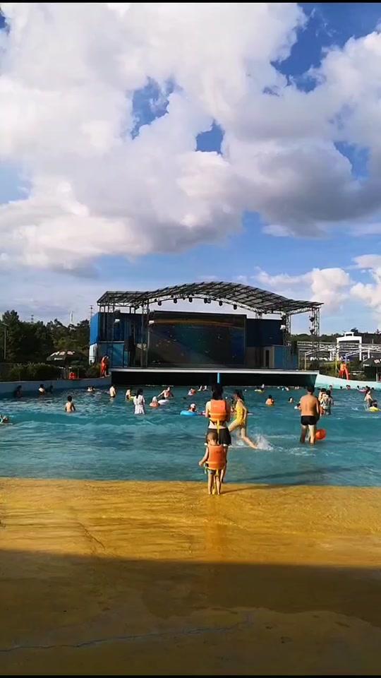 在赣州市区里,夏日冲浪哪家强?五龙客家风情园水上乐园了解一下