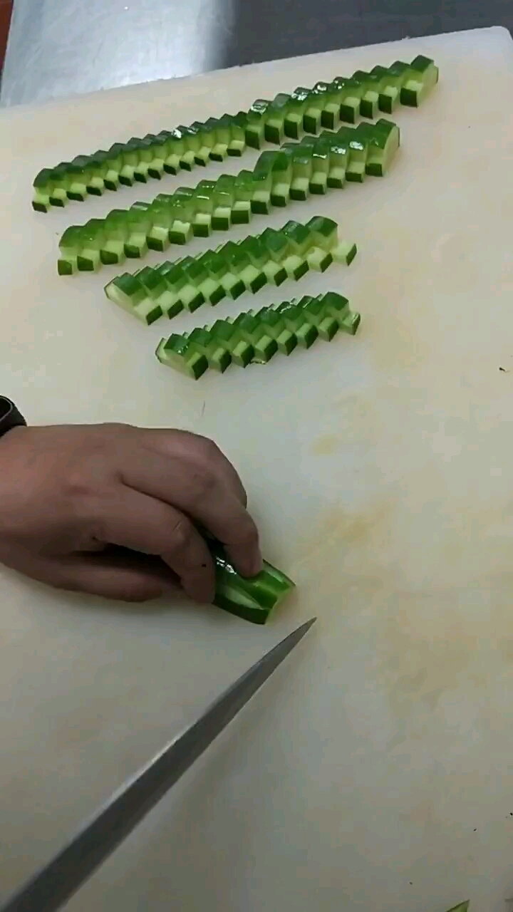 饭店常用的青瓜改刀切法,不错