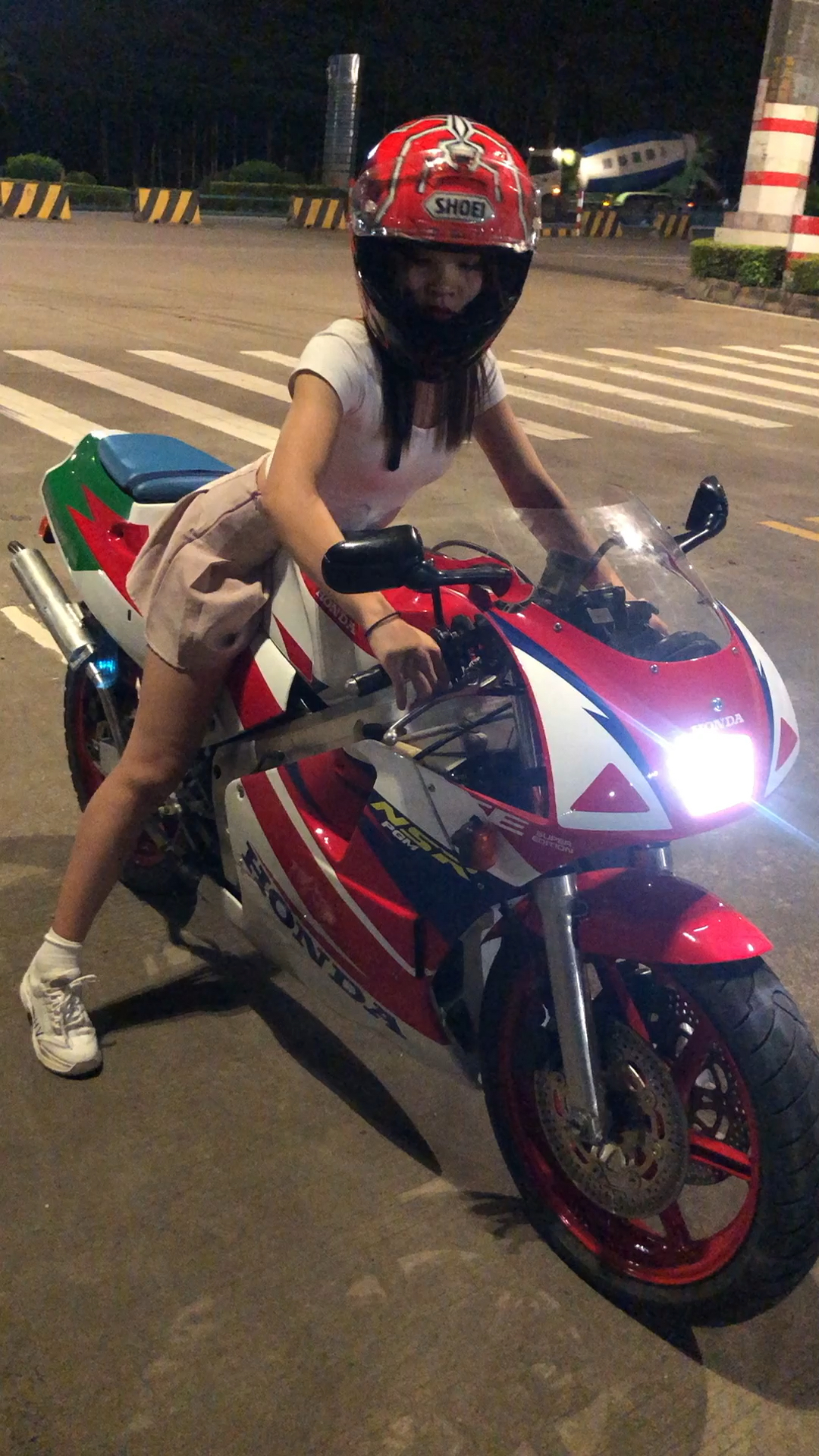 摩托车冒烟了,怎么回事?