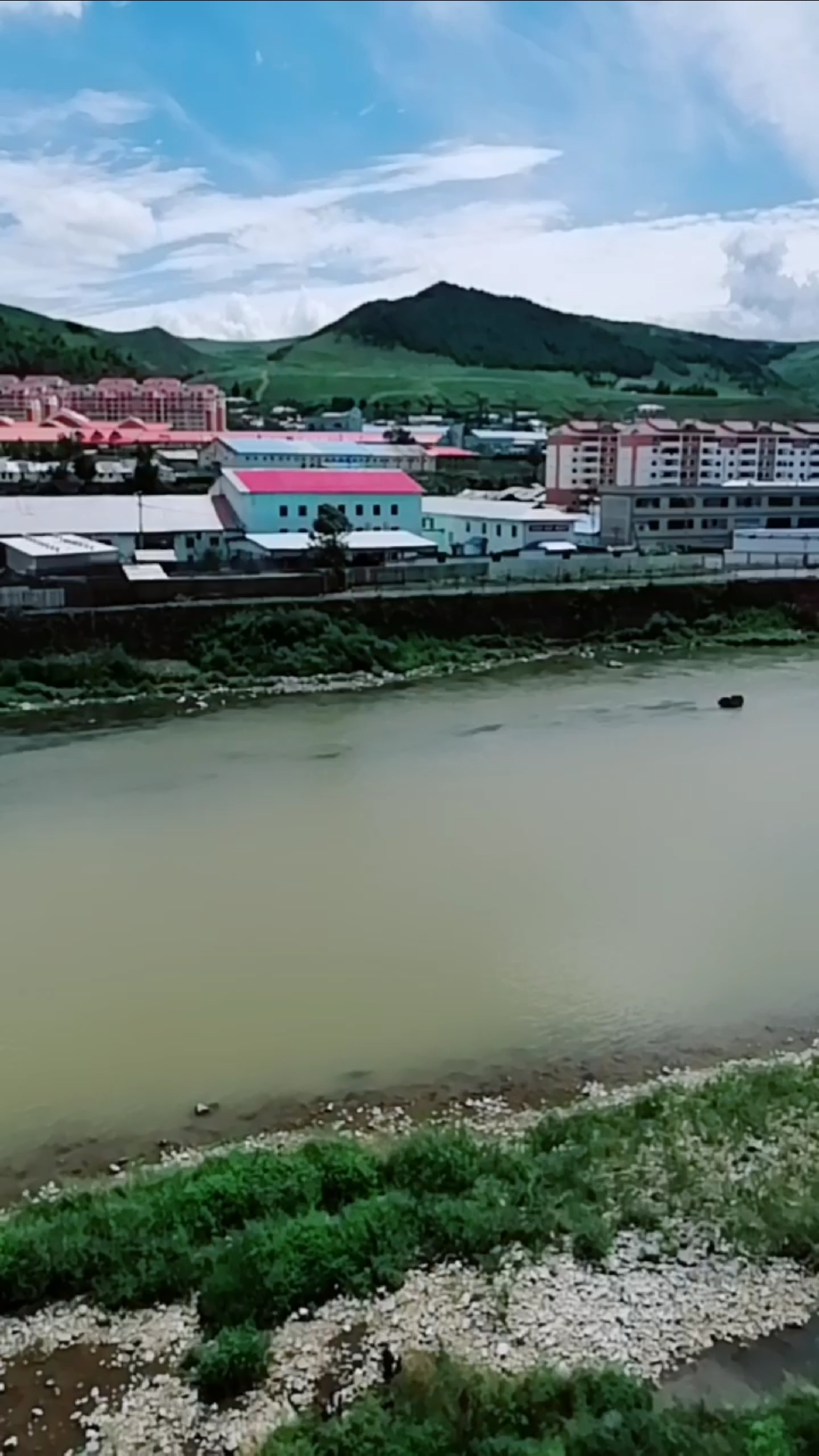 鸭绿江对面的朝鲜.