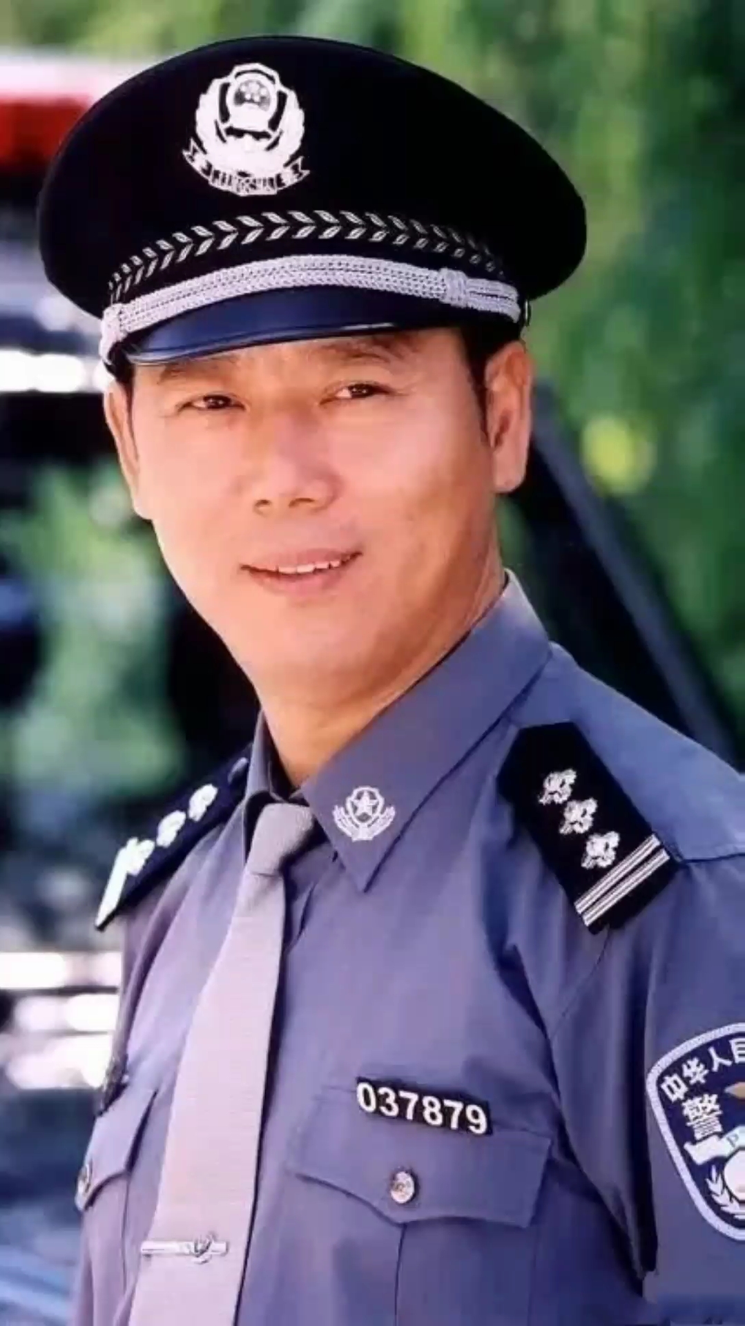 老戏骨李成儒,可真是"刚"了一辈子啊