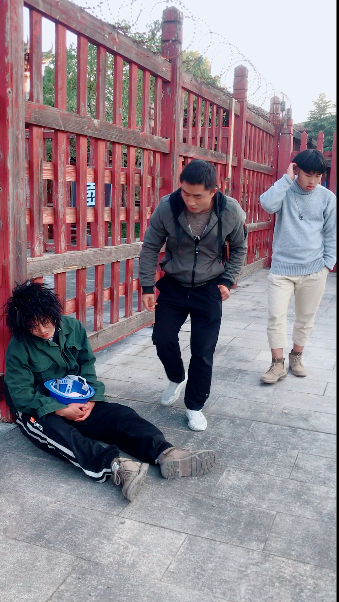 全民正能量#这些人越来越不老实