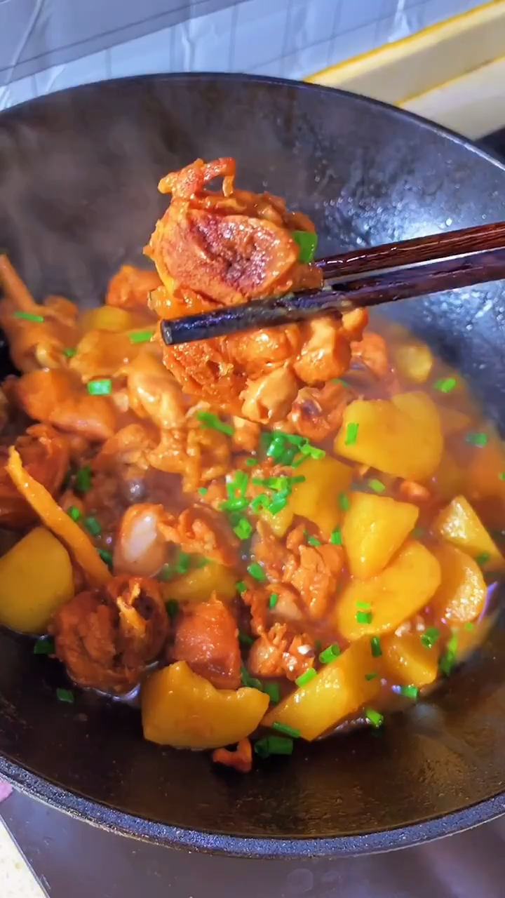 鸡块炖土豆怎么做