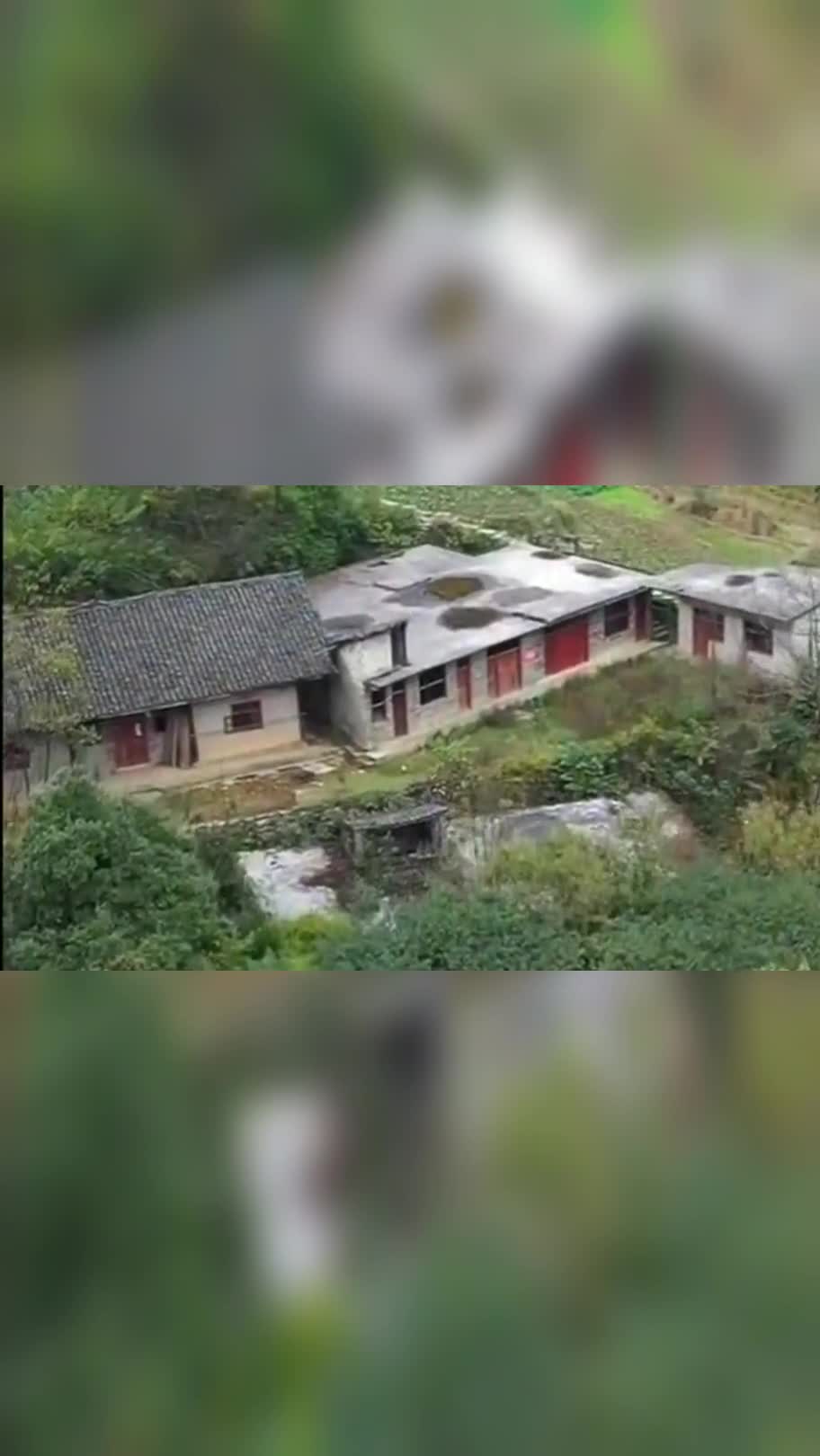 贵州大山里的无人村,整个村庄就十多家人,光看着就觉得一片凄凉啊!