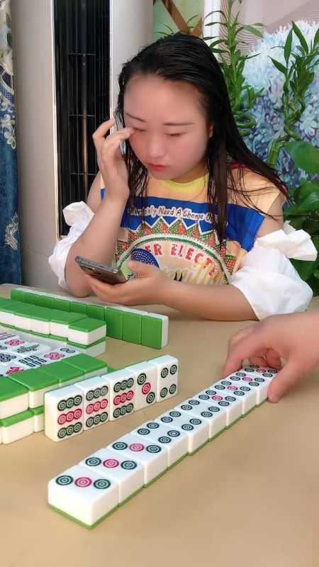 这么打牌太牛了,小姐姐直接懵了