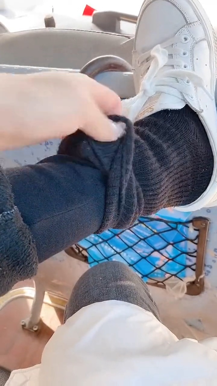 把秋裤塞到袜子里面,是对这个寒冷的冬天,最起码的尊重!