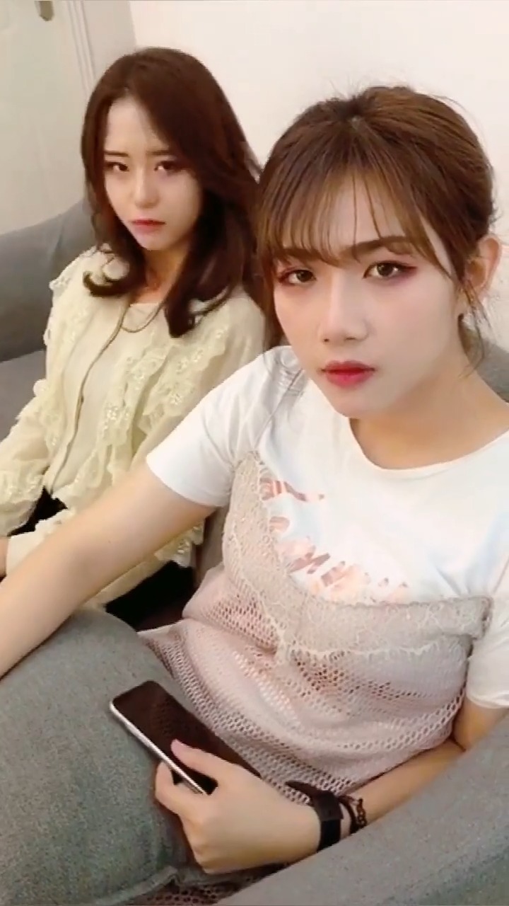 老公的胳膊越来越短,钟婷的腰越来越粗,你俩在一起太逗了