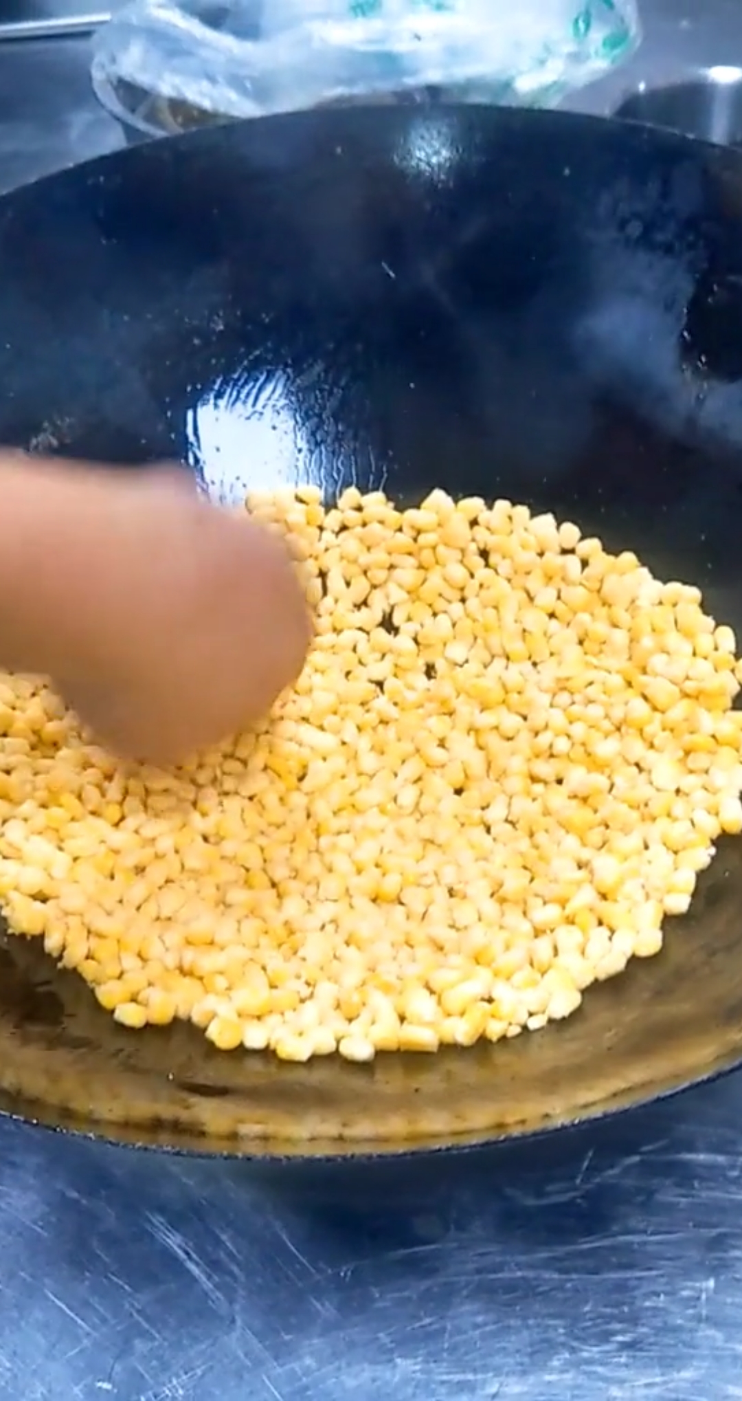 秀出你的拿手菜#酒店大厨这样做香煎玉米烙!