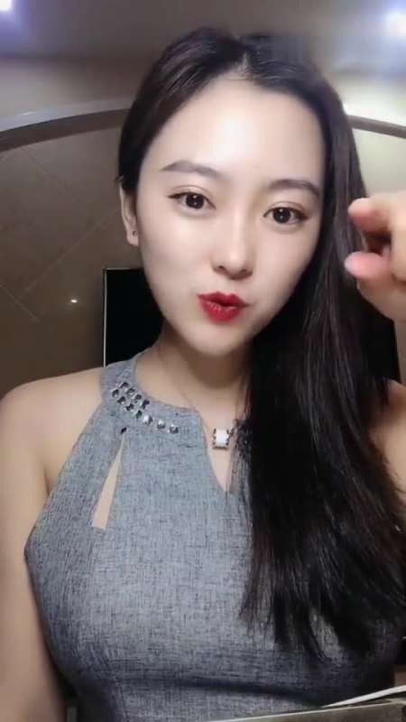 这位小姐姐太可爱了,有这样的美女对你说晚安,你会心动吗?