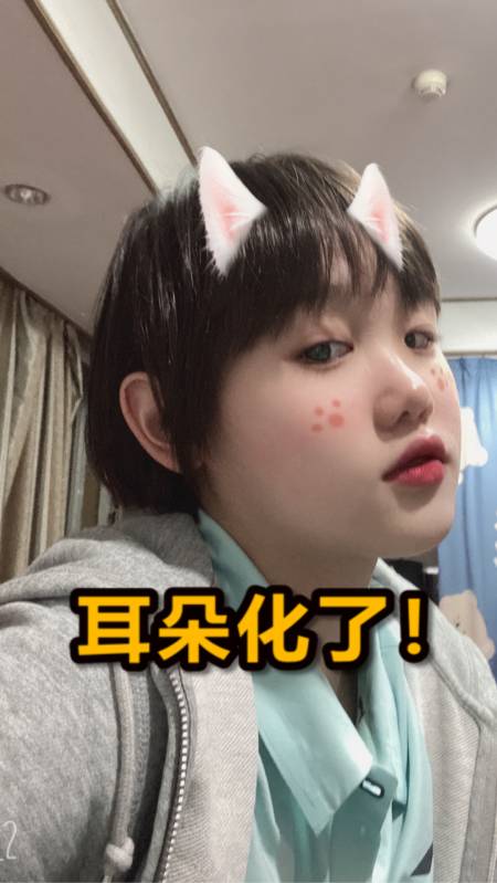 张家齐小奶音演绎《自由的飞翔》,瞬间萌化网友的心!-度小视