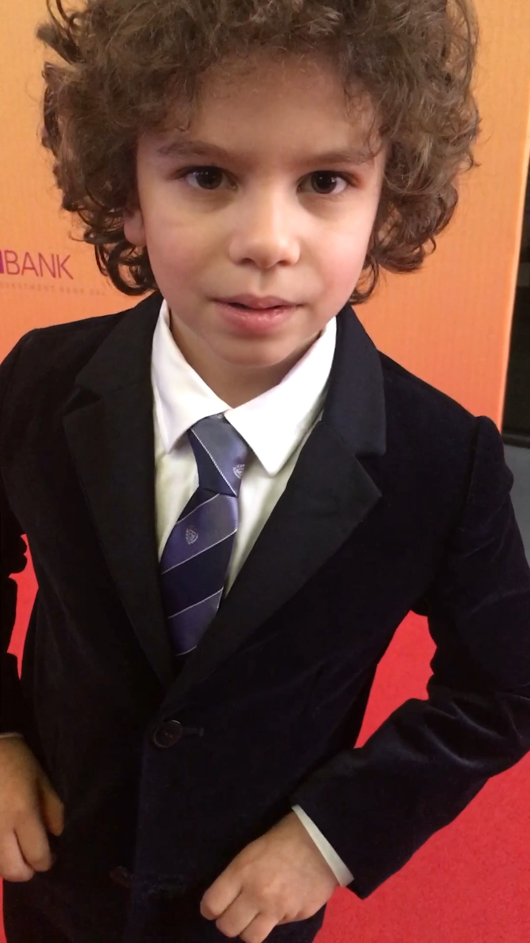 法国小帅哥出演黎巴嫩电影,走红毯淡定从容!