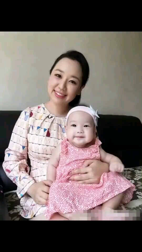 35岁童星关凌近照丈夫家世显赫如今儿女双全成人生赢家