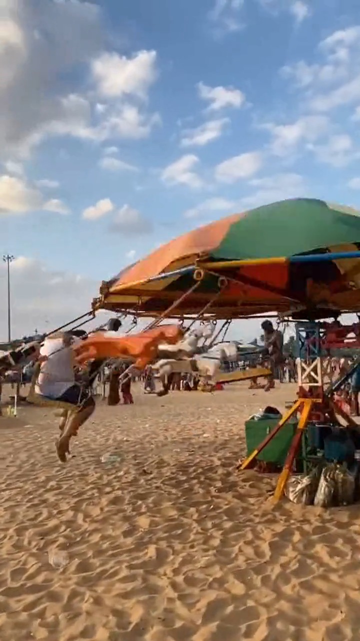 印度旋转木马,居然是烧柴油的,胆小不要体验!