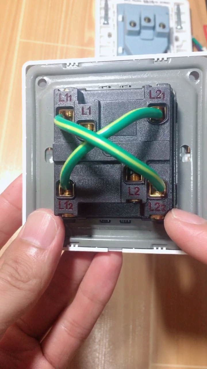 多控开关跳线玩法